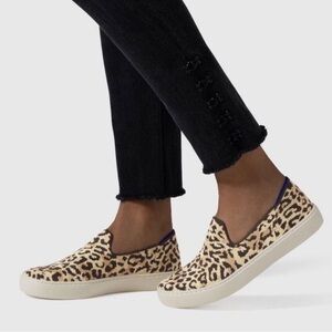 Women’s Rothy’s ‘The Sneaker’ camo cat slip ons. Size 8.5